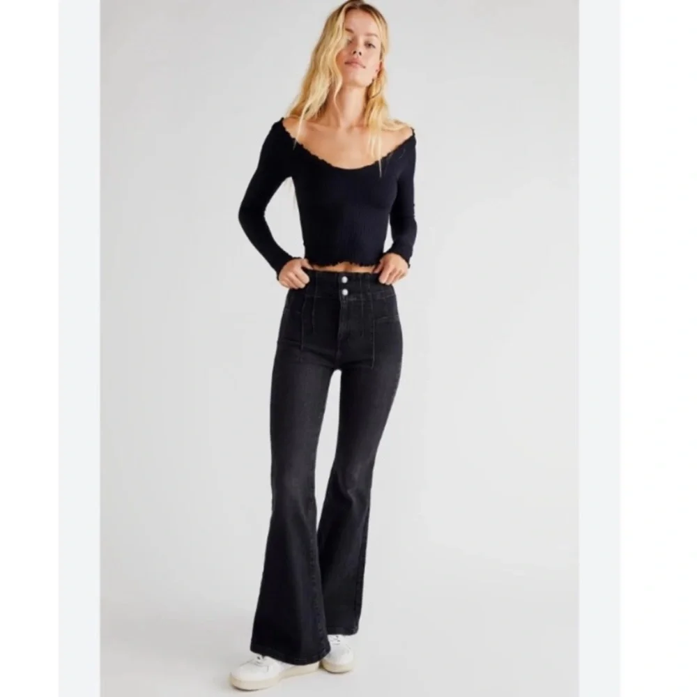 Free People x We The Free Jayde Retro High Rise Flare Stretch Jeans Onyx 25 - Picture 6 of 17